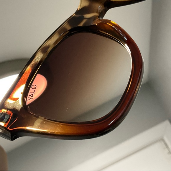 QUAY After Hours tortoise gradient Sunglasses - Picture 5 of 9